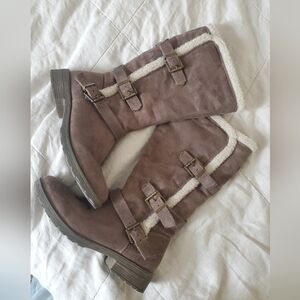 White Mountain Mid Calf Boots With Shearling Liner, Sids Straps. Womens Size 7.5